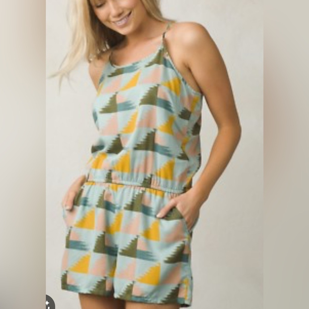 Prana Franny Romper Shorts Geometric Seaside Grey Women Large NEW. 1338